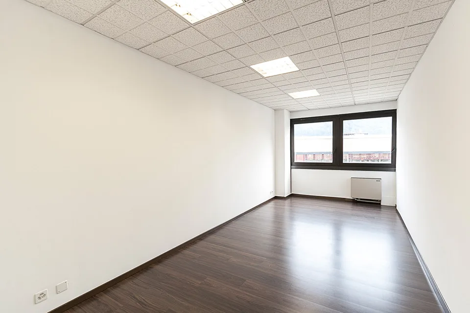 LUGANO NORD/BIOGGIO - GEMÜTLICHES BÜRO IN STRATEGISCHER LAGE ZU VERMIETEN