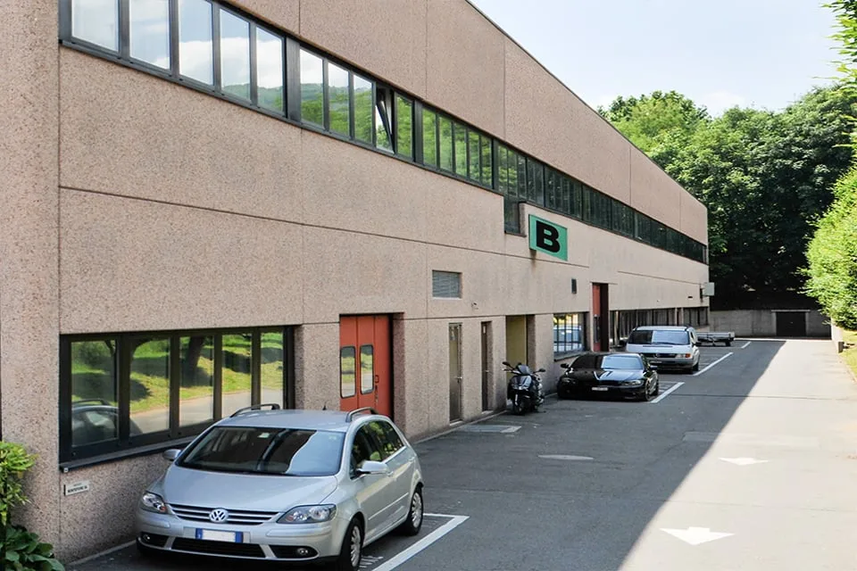 LUGANO NORD/BIOGGIO - GEMÜTLICHES BÜRO IN STRATEGISCHER LAGE ZU VERMIETEN
