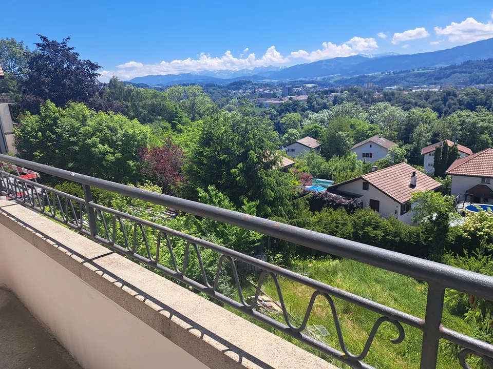Villars-sur-Glâne / 3,5 Zimmer mit herrlicher Aussicht