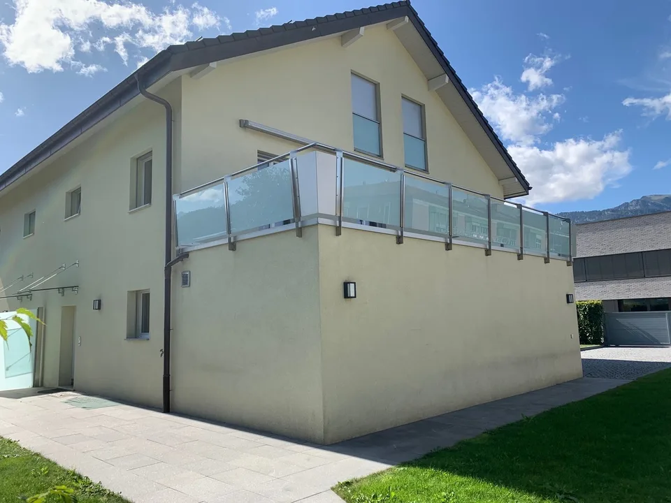 Bella casa a schiera con 8 locali, terrazza e giardino