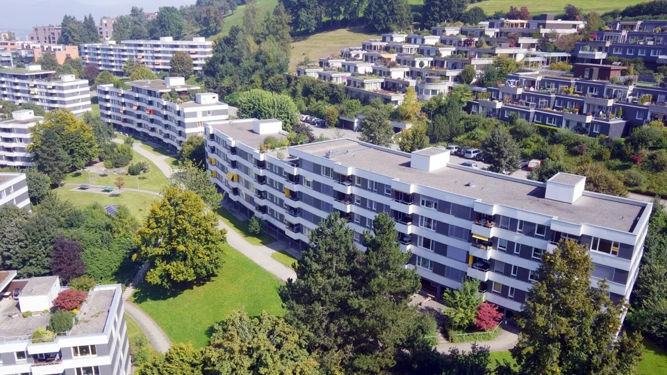 Einstellplätze und Garagenboxen zu vermieten