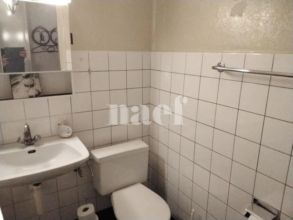 Studio 8e étage (immeuble avec ascenseur) – Foto 9 von 10