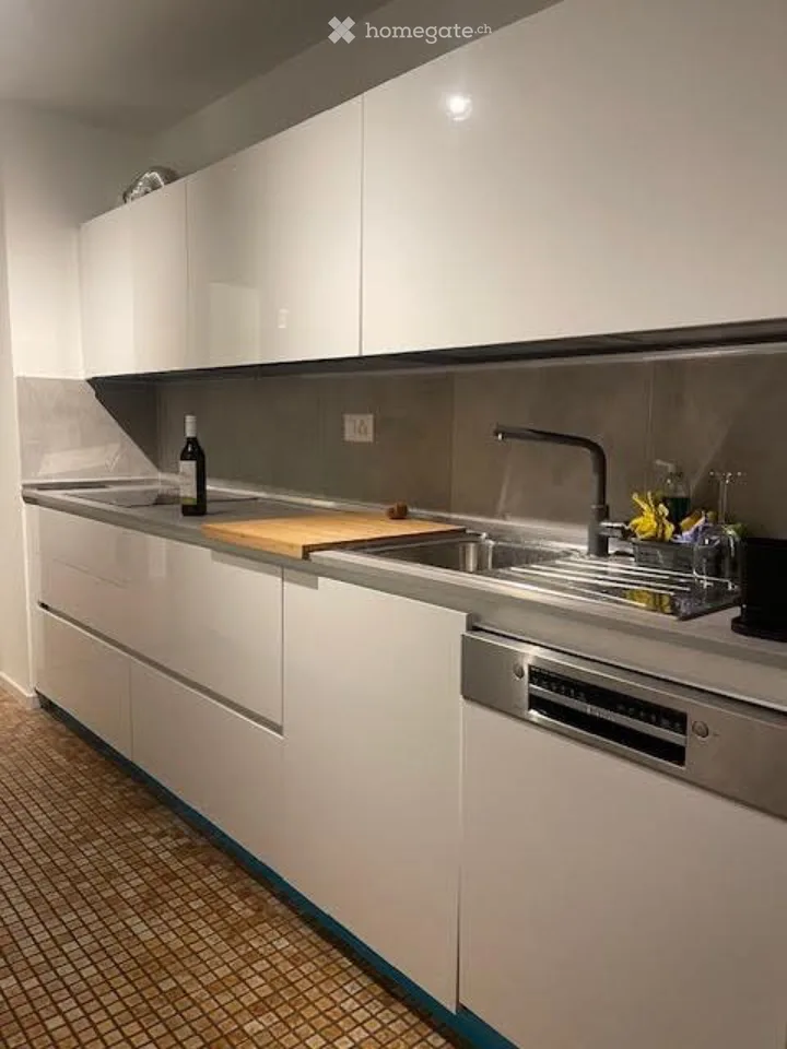 Lutry: meublé avec balcon, garage, toutes charges comprises