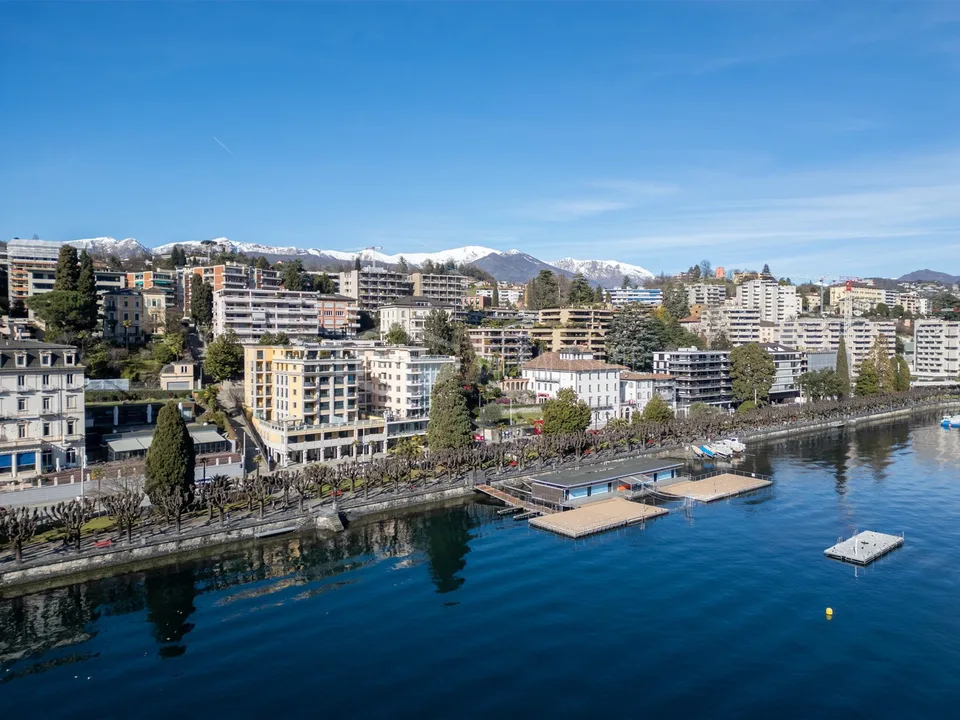 Splendide appartement avec grande terrasse et vue sur le lac