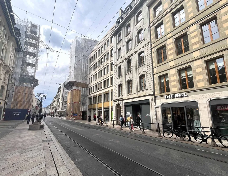 BUREAUX D'EXCEPTION DE 177 M² - RUE DE LA CROIX-D'OR