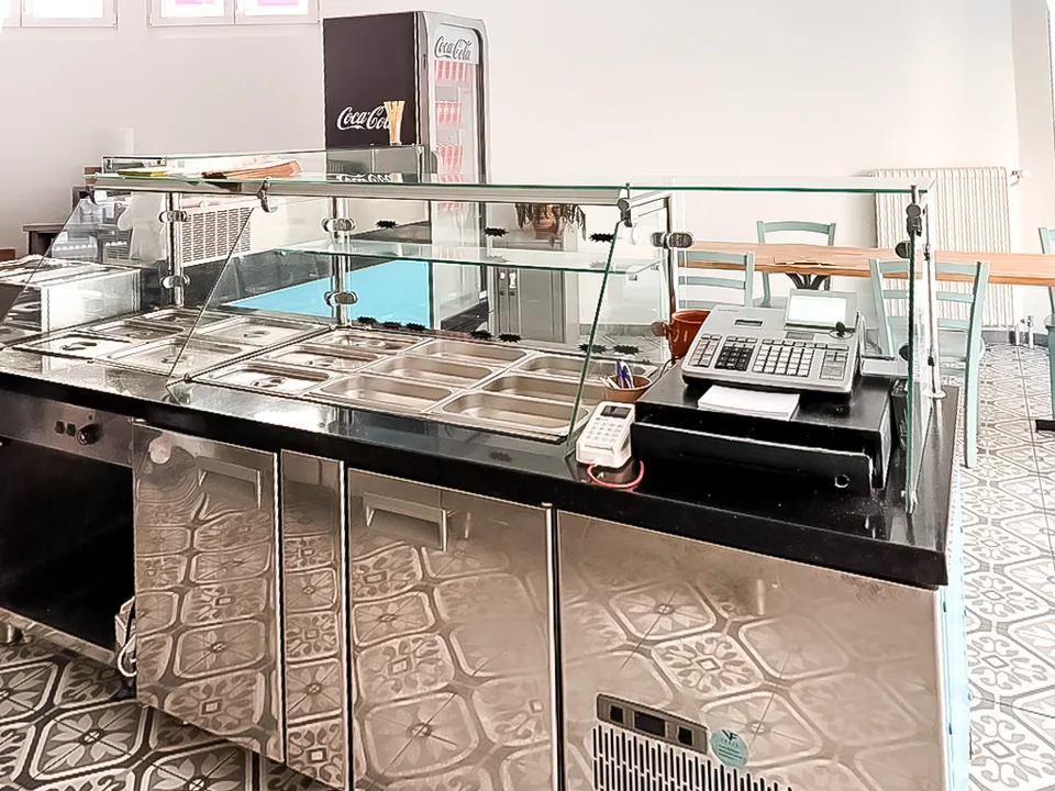 LOCALE COMMERCIALE PER UN RISTORANTE O SNACK/BAR