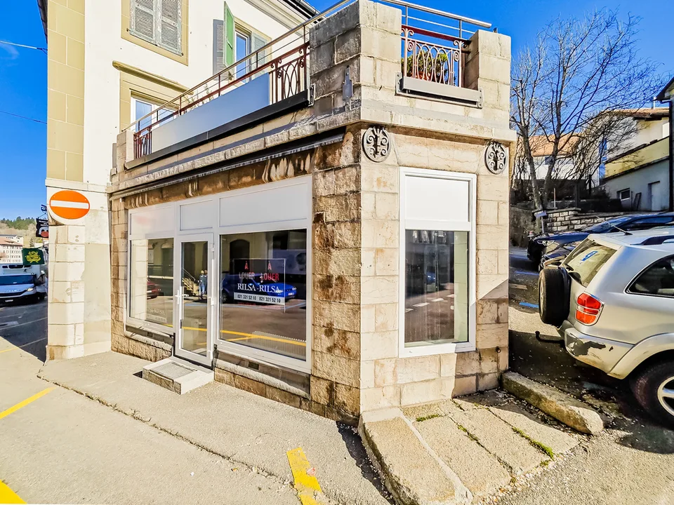 LOCALE COMMERCIALE PER UN RISTORANTE O SNACK/BAR