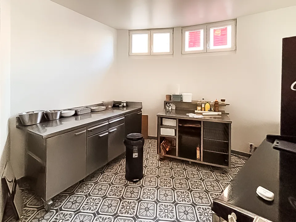 Lokal gewerblich sofort nutzbar – Foto 8 von 12