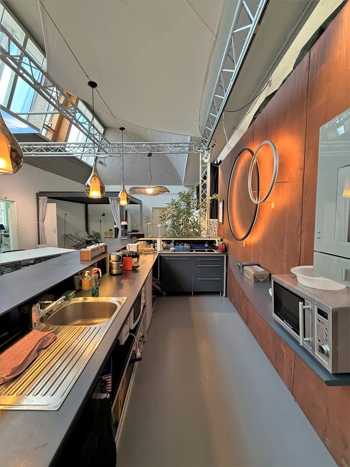Versatile Retail Space – 427 m²