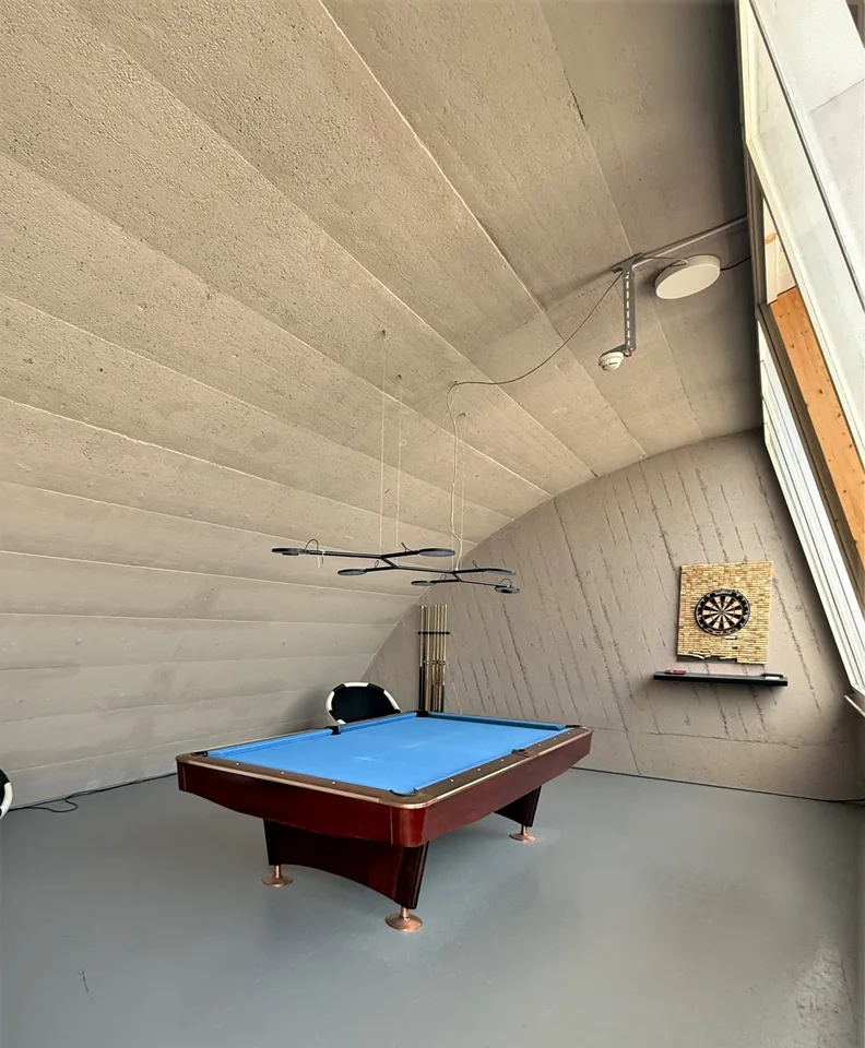 Versatile commercial space – 427 m² – photo 7 of 11