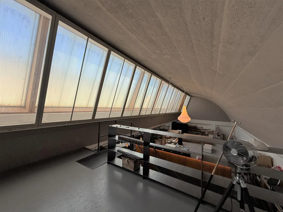 Versatile commercial space – 427 m² – photo 8 of 11