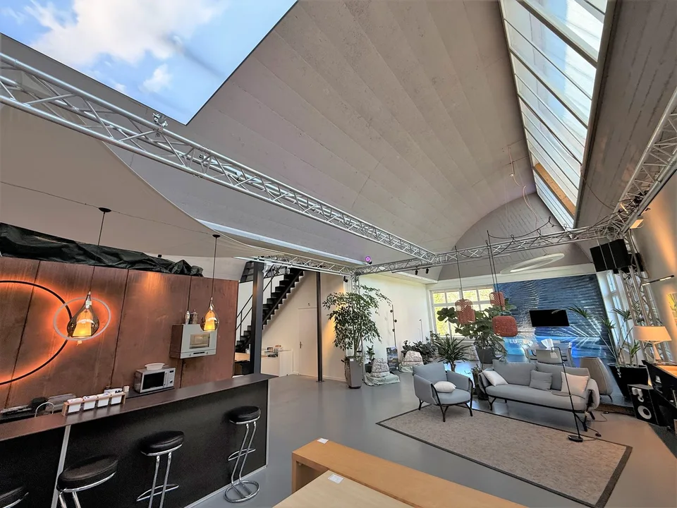 Versatile Retail Space – 427 m²