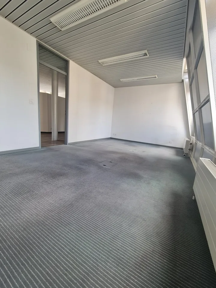 Uffici di 75 m2 – foto 9 di 12