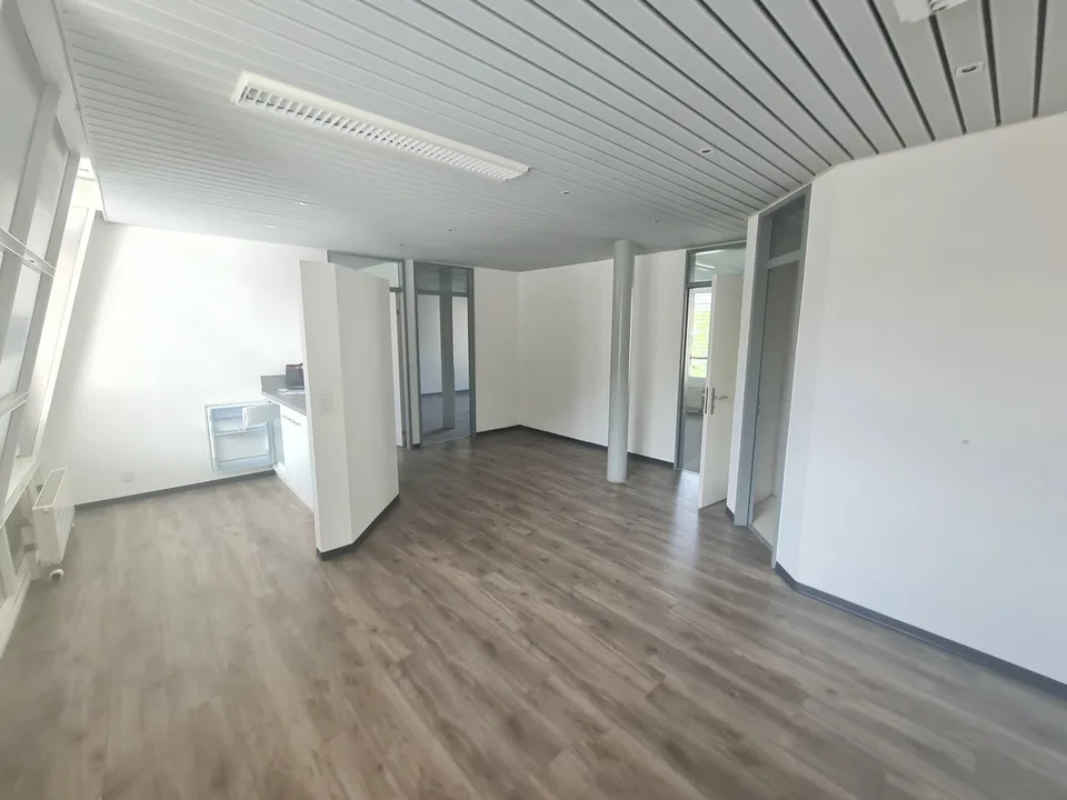 Uffici di 75 m2 – foto 7 di 12