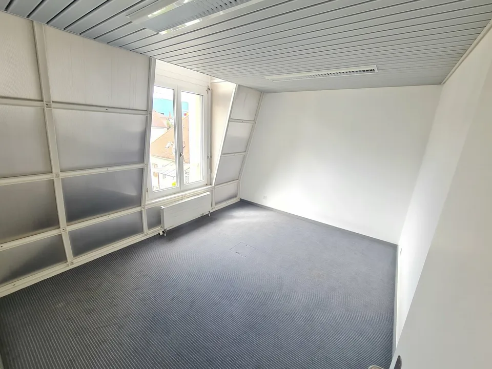 Uffici di 75 m2 – foto 10 di 12