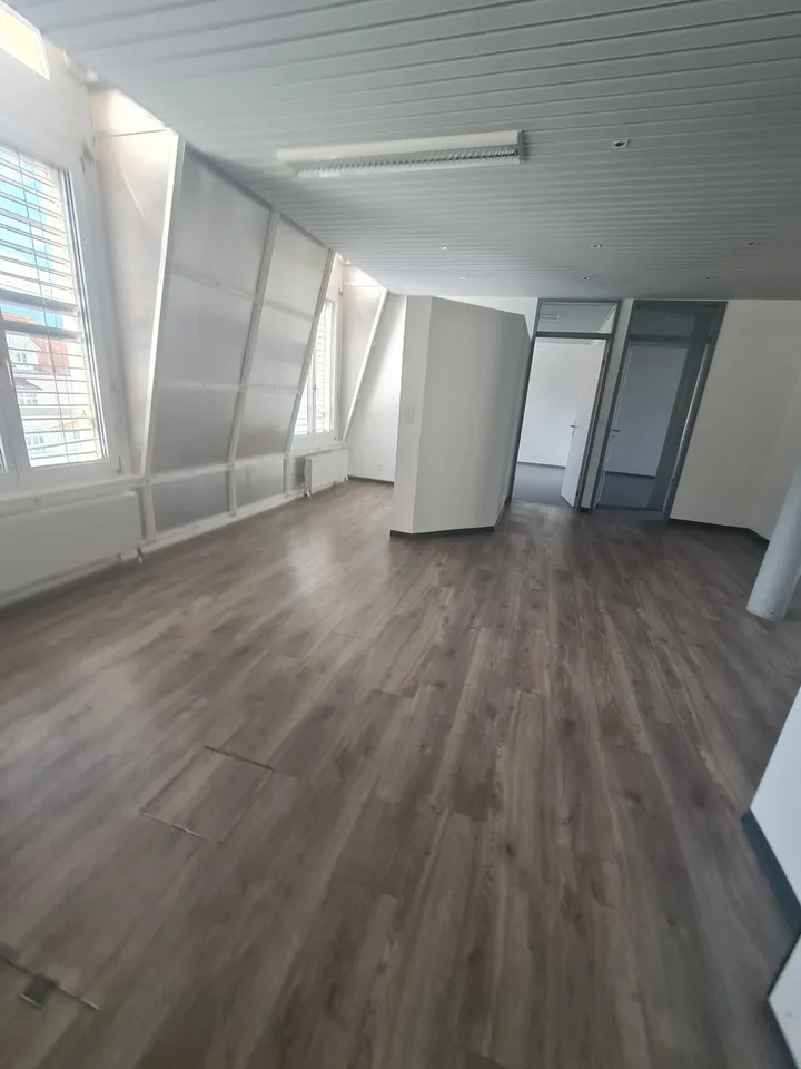 Uffici di 75 m2 – foto 6 di 12