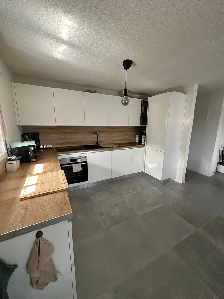 Grand appartement 3.5 pièces avec balcon 10m2, place de parc