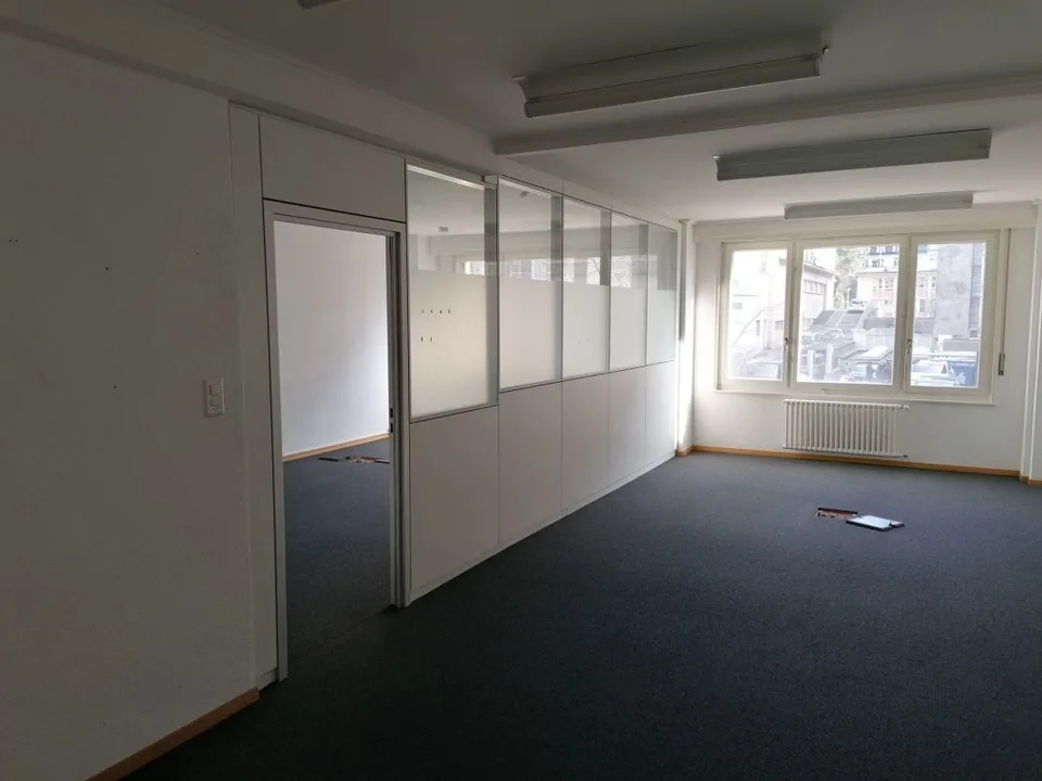 Büros von 110m2 halb ausgestattet, nahe Bahnhof Lausanne
