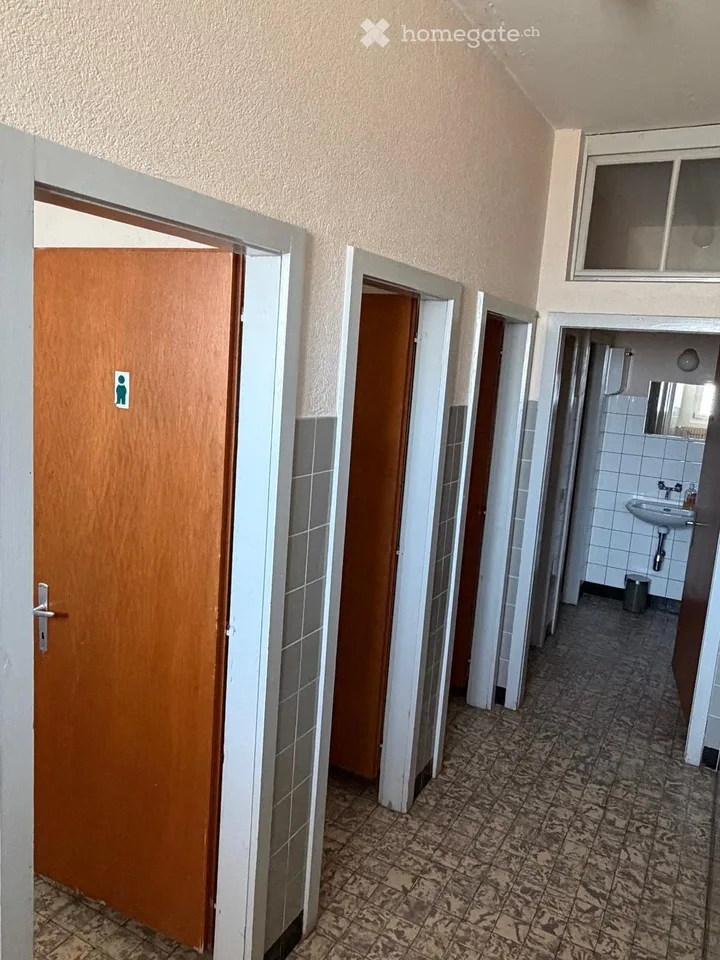Restaurant and 5-bedroom apartment for rent