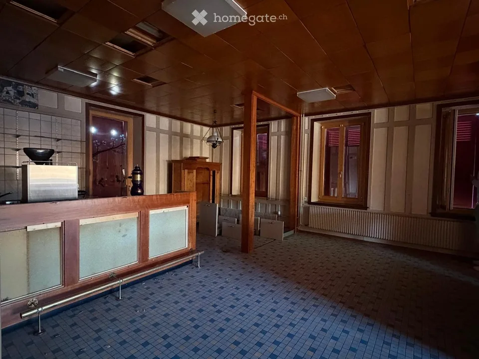Restaurant et appartement de 5 chambres à louer