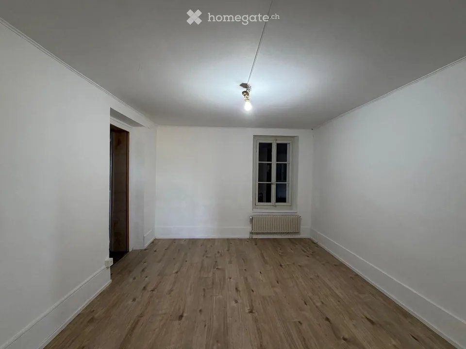 Restaurant and 5-bedroom apartment for rent