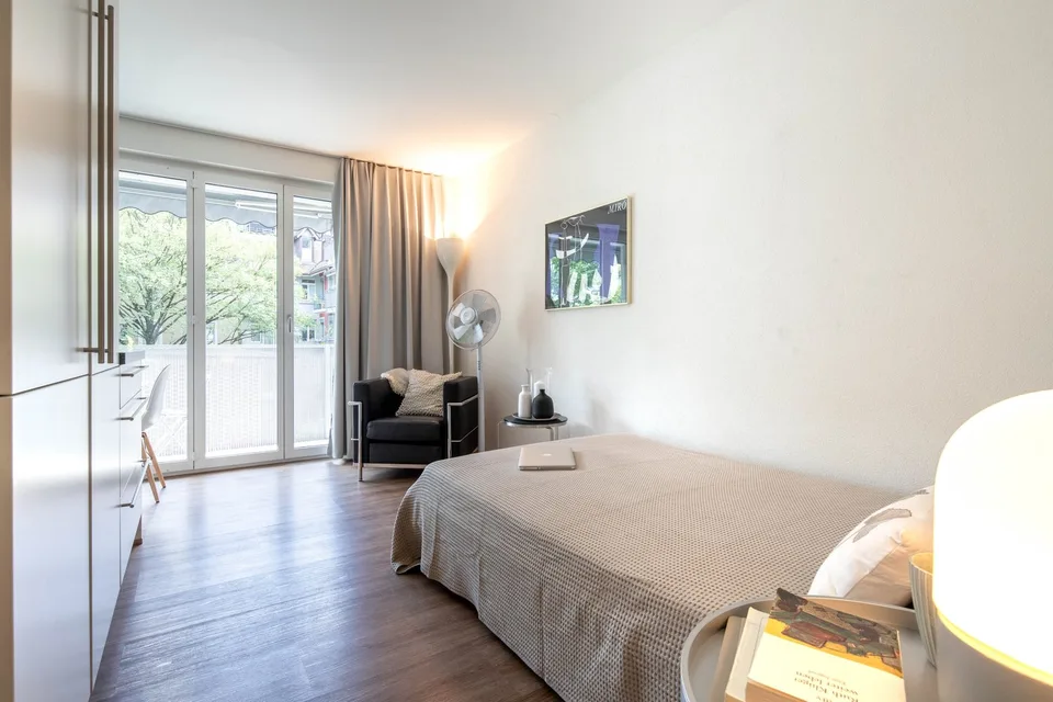 Furnished Studio Apartment in Zurich Wiedikon – Balcony, Cleaning Service