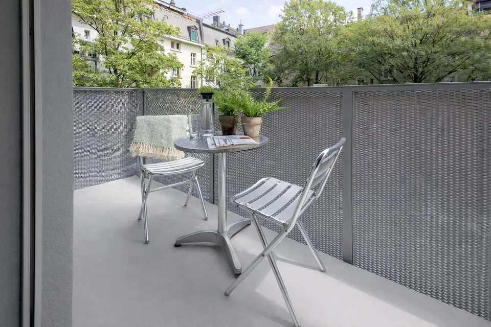 Furnished Studio Apartment in Zurich Wiedikon – Balcony, Cleaning Service