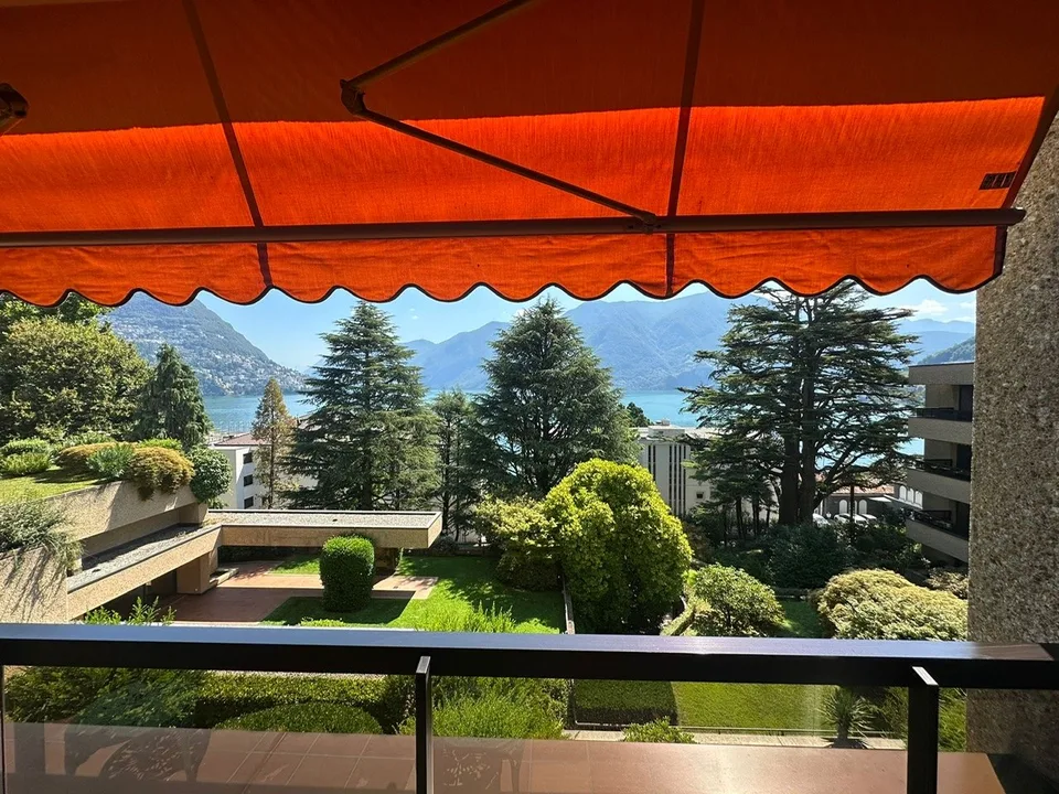 Elegante appartamento con terrazza vista lago