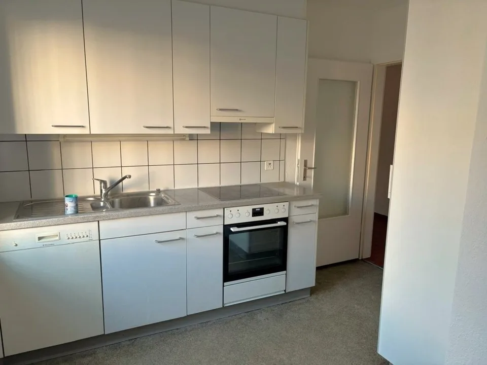 Central. Luminieux. Prêt à être occupé immédiatement