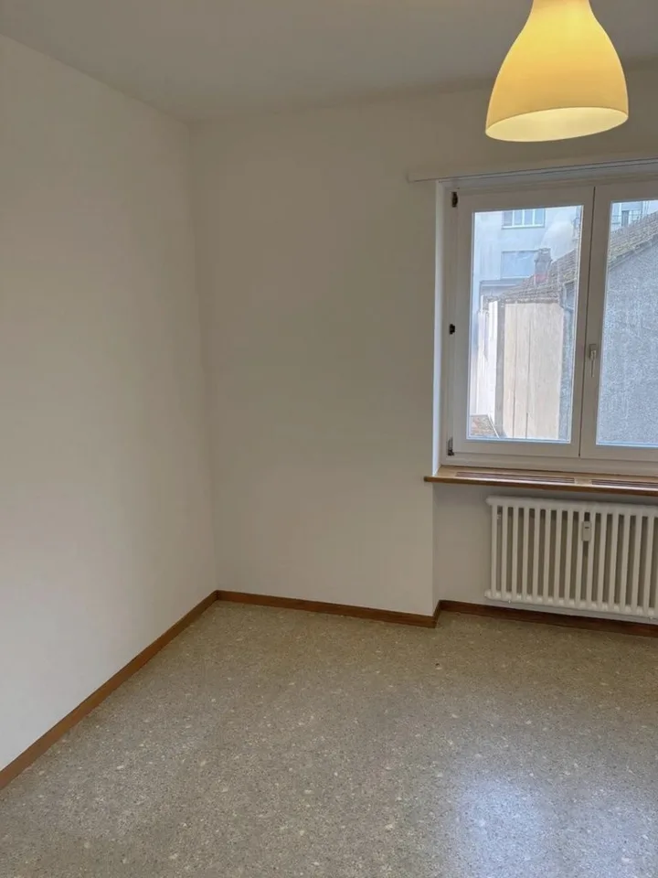 Central. Luminieux. Prêt à être occupé immédiatement