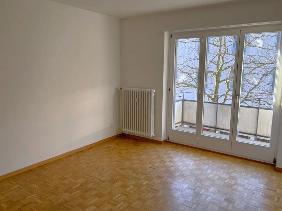 Central. Luminieux. Prêt à être occupé immédiatement