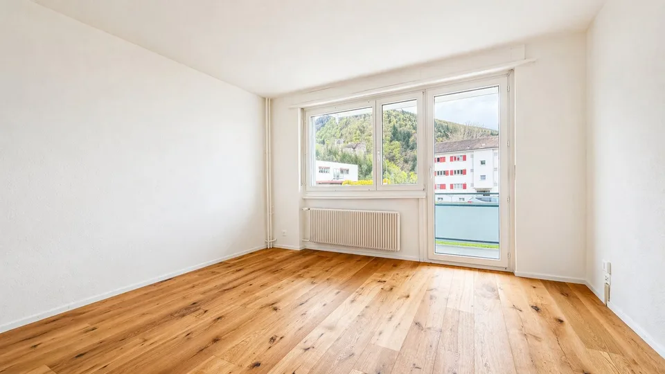 Appartamento di 4 locali al piano terra ristrutturato in una zona tranquilla di Balsthal