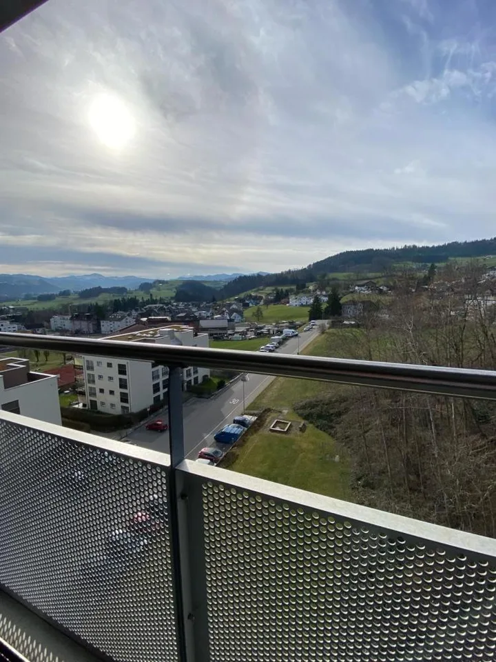 Appartement spacieux, lumineux avec balcon et vue magnifique