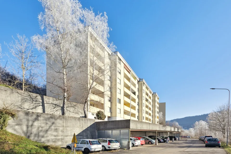 Zu vermieten: Geräumige 4-Zimmer-Wohnung in der Rue de la Flamme in Couvet