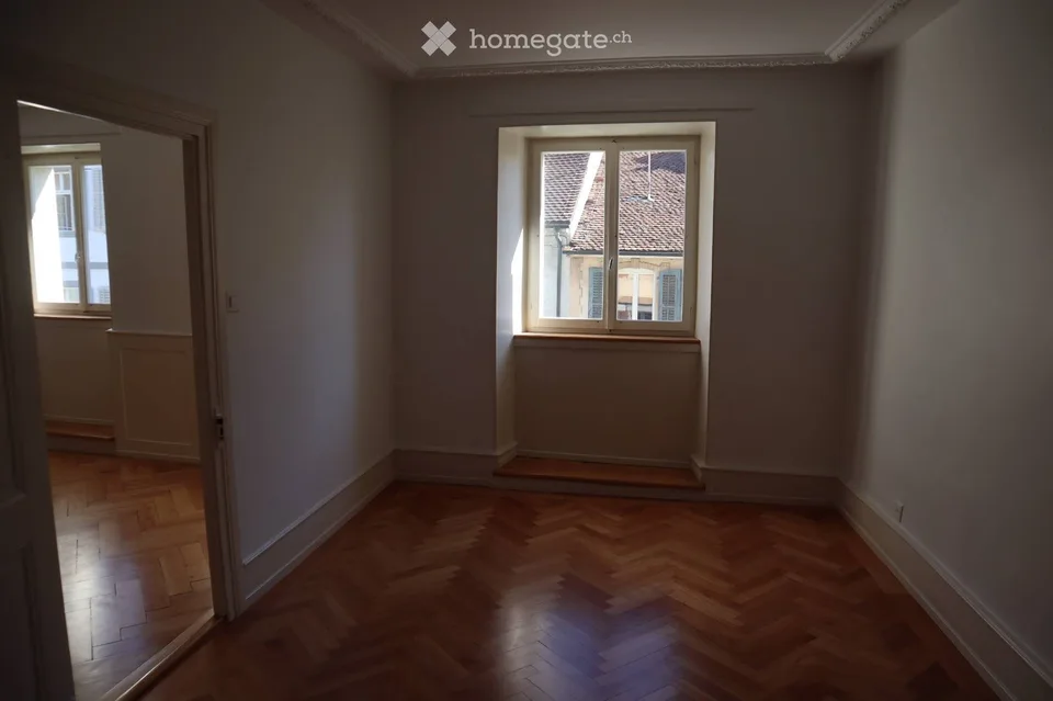Appartamento luminoso di 4 locali (85 m2)