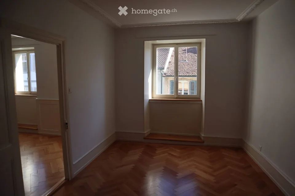 Appartamento luminoso di 4 locali (85 m2)