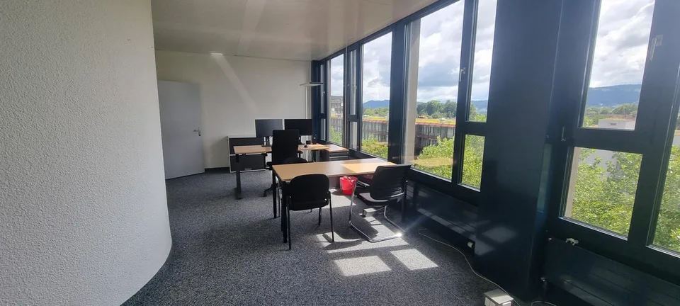 Ufficio moderno con vista panoramica – situato al centro di Weltpoststrasse!