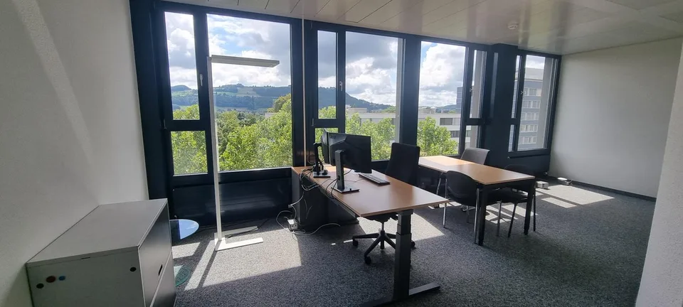 Ufficio moderno con vista panoramica – situato al centro di Weltpoststrasse!