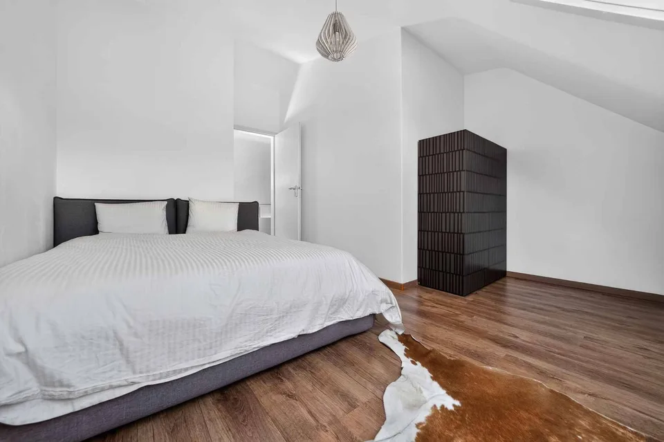 Prachtvolles Doppelstockapartment mit Panoramablick auf den See – Foto 11 von 13