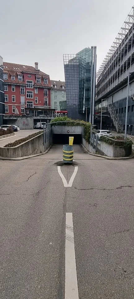 Place de stationnement à louer en plein centre de Monbijou