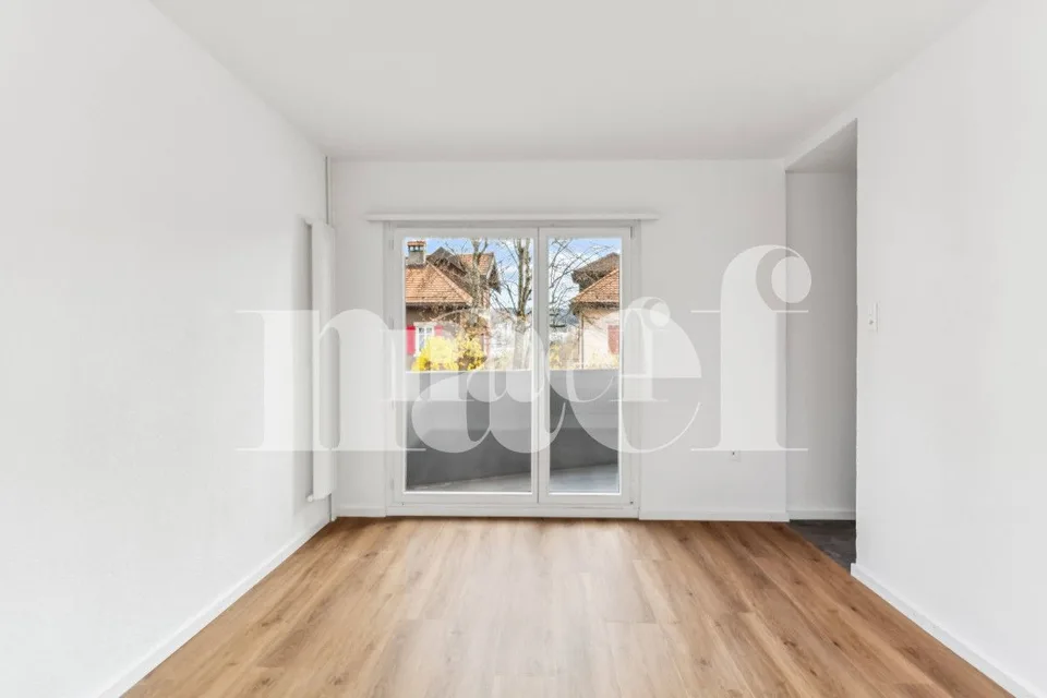 Appartement de 2 pièces entièrement rénové avec balcon au rez – Foto 12 von 15