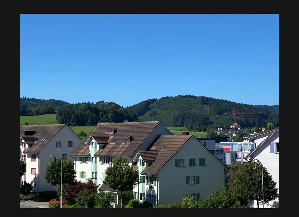 Appartement 2 pièces moderne avec balcon et vue imprenable à Eschlikon