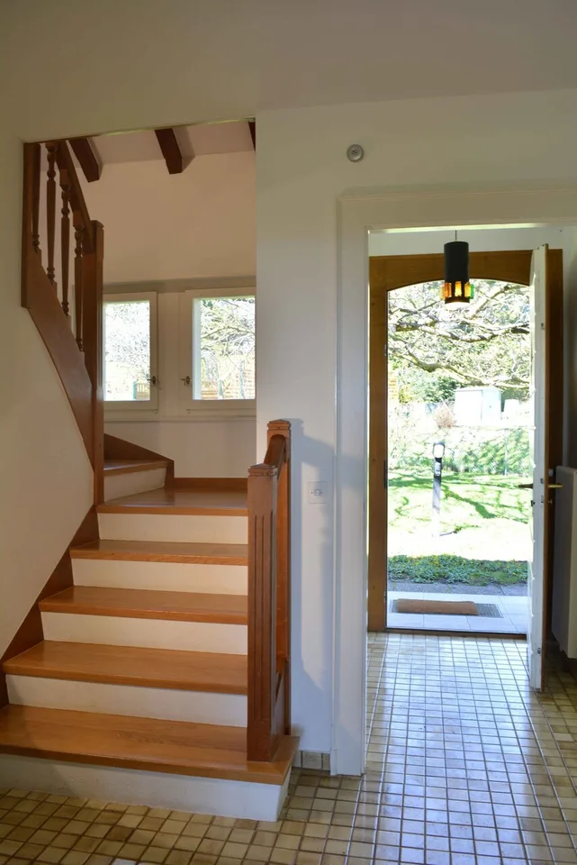 Geräumige 6.5-Zimmer-Villa in der Nähe aller Annehmlichkeiten