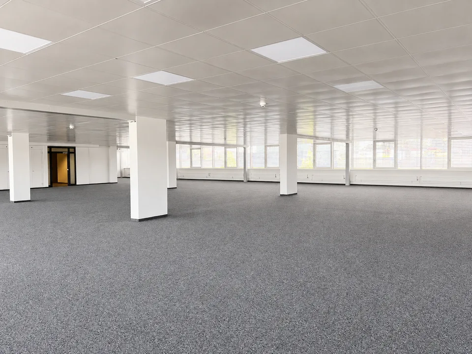 Gekühlte Bürofläche mit klarer Struktur und starker Standortanbindung – Foto 7 von 10