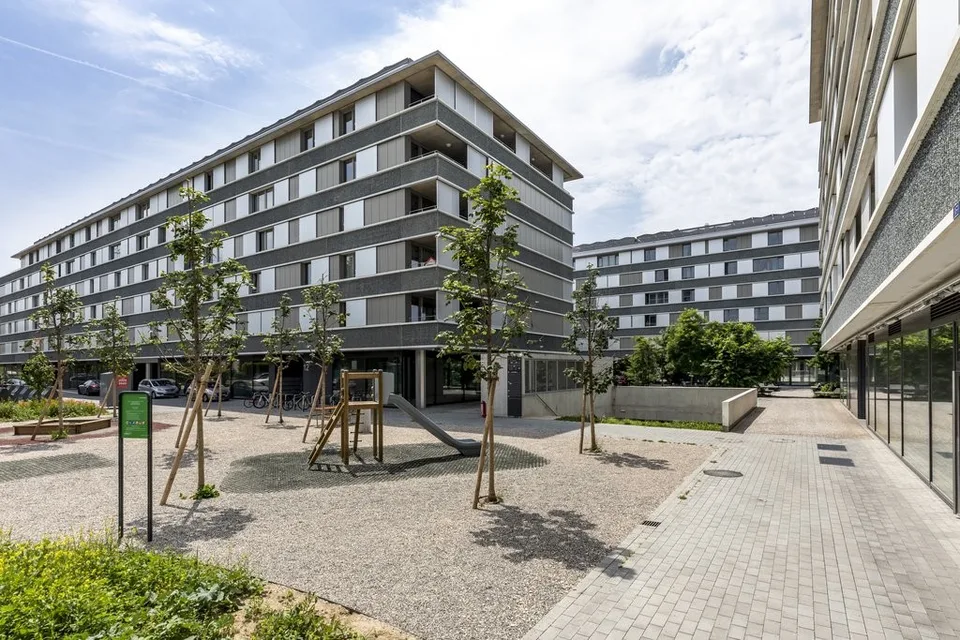 Neighborhood in full expansion, beautiful 42 m2 arcade, at the tenant's discretion