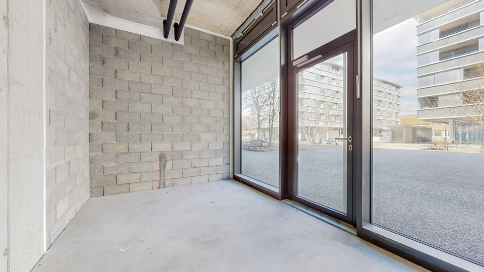 Stadtteil in voller Expansion, schöne Arcade von 42 m2, nach Wunsch des Mieters – Foto 6 von 9