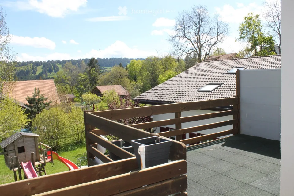 Duplex apartment 5.5 rooms on the 1st floor in Les Reussilles