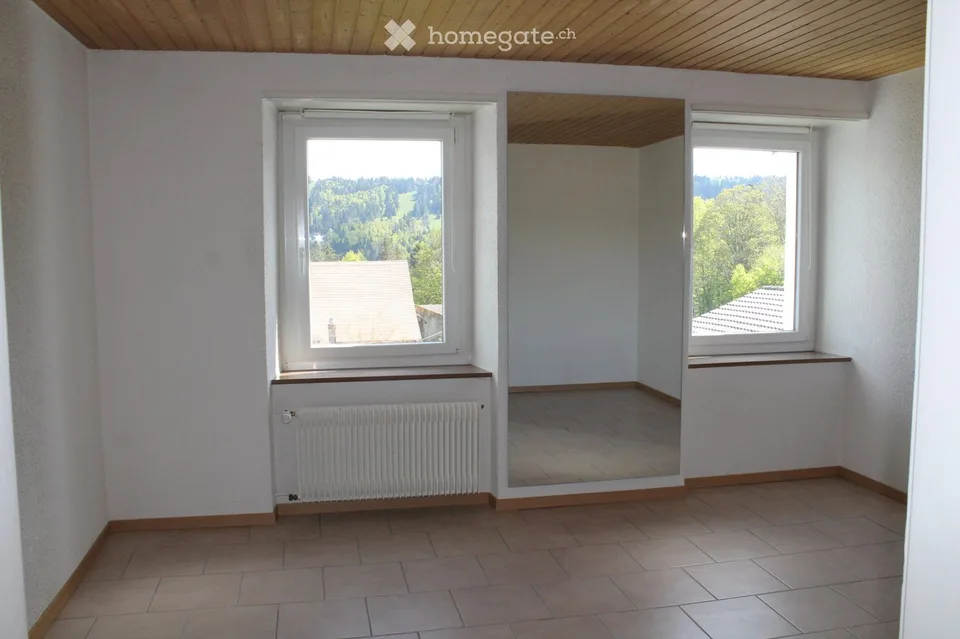 Duplex apartment 5.5 rooms on the 1st floor in Les Reussilles