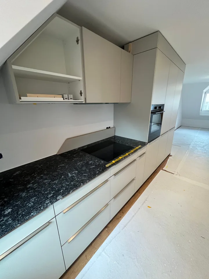 Nouvel appartement de 4 pièces en mansarde dans la ville d'Olten