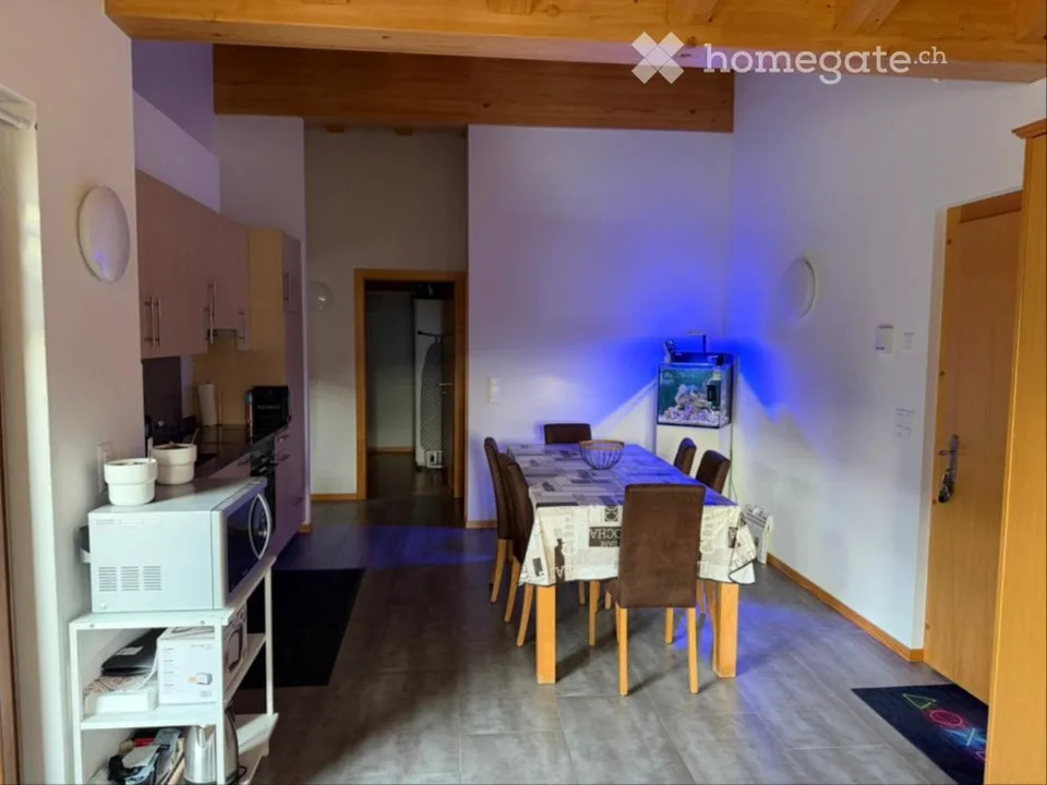 Zu vermieten: Superbe 3.5 Zimmer-Penthouse in Mollens